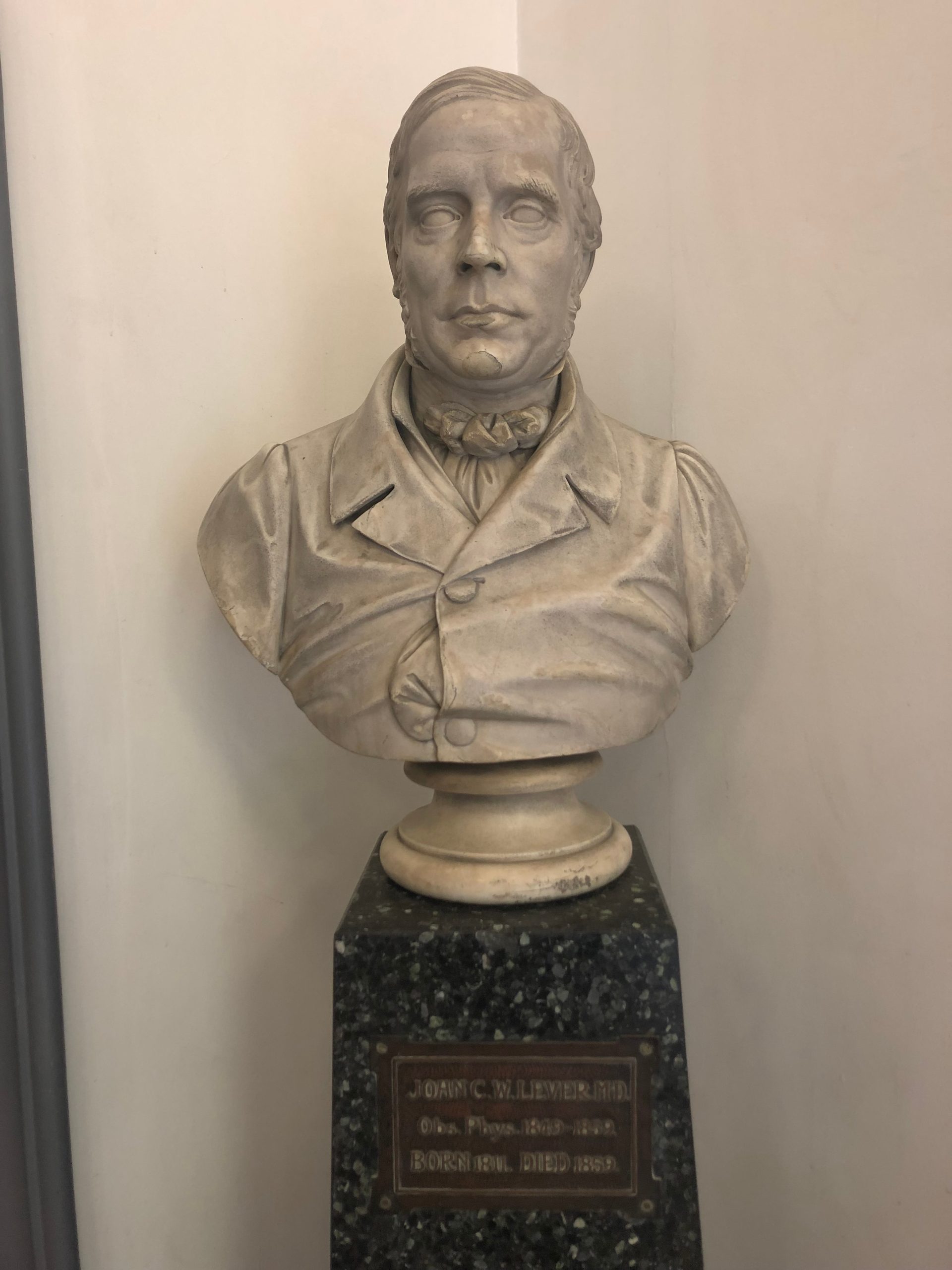 John Lever's bust, Guy's Hospital, London - 01.JPG